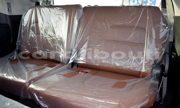Acheter Import Voiture Toyota Land Cruiser Noir à Import - Dubai, Ali Sabieh Region Acheter Import Voiture Toyota Land Cruiser Noir à Import - Dubai, Ali Sabieh Region