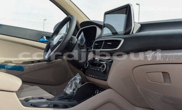 Buy Import Hyundai Tucson White Car in Import - Dubai in Ali Sabieh Region Buy Import Hyundai Tucson White Car in Import - Dubai in Ali Sabieh Region