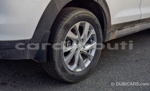 Buy Import Hyundai Tucson White Car in Import - Dubai in Ali Sabieh Region Buy Import Hyundai Tucson White Car in Import - Dubai in Ali Sabieh Region