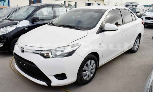 Acheter Import Voiture Toyota Yaris Blanc à Import - Dubai, Ali Sabieh Region Acheter Import Voiture Toyota Yaris Blanc à Import - Dubai, Ali Sabieh Region