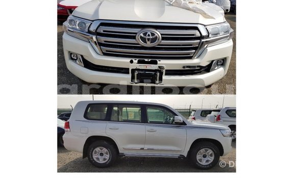 Buy Import Toyota Land Cruiser White Car in Import - Dubai in Ali Sabieh Region Buy Import Toyota Land Cruiser White Car in Import - Dubai in Ali Sabieh Region