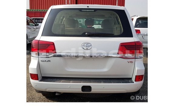 Buy Import Toyota Land Cruiser White Car in Import - Dubai in Ali Sabieh Region Buy Import Toyota Land Cruiser White Car in Import - Dubai in Ali Sabieh Region