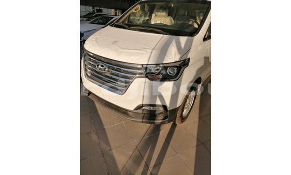 Buy Import Hyundai Accent White Car in Import - Dubai in Ali Sabieh Region Buy Import Hyundai Accent White Car in Import - Dubai in Ali Sabieh Region