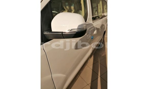 Buy Import Hyundai Accent White Car in Import - Dubai in Ali Sabieh Region Buy Import Hyundai Accent White Car in Import - Dubai in Ali Sabieh Region