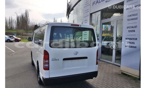 Acheter Import Voiture Toyota Hiace Blanc à Import - Dubai, Ali Sabieh Region Acheter Import Voiture Toyota Hiace Blanc à Import - Dubai, Ali Sabieh Region