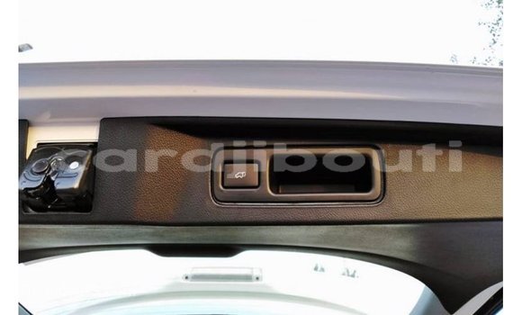 Acheter Import Voiture Toyota Fortuner Blanc à Import - Dubai, Ali Sabieh Region Acheter Import Voiture Toyota Fortuner Blanc à Import - Dubai, Ali Sabieh Region