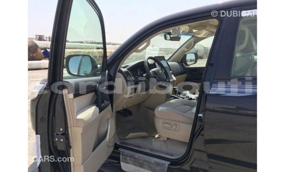 Acheter Import Voiture Toyota Land Cruiser Noir à Import - Dubai, Ali Sabieh Region Acheter Import Voiture Toyota Land Cruiser Noir à Import - Dubai, Ali Sabieh Region