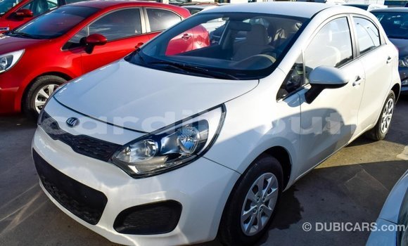 Acheter Import Voiture Kia Rio Blanc à Import - Dubai, Ali Sabieh Region Acheter Import Voiture Kia Rio Blanc à Import - Dubai, Ali Sabieh Region