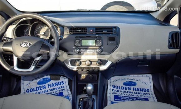 Acheter Import Voiture Kia Rio Blanc à Import - Dubai, Ali Sabieh Region Acheter Import Voiture Kia Rio Blanc à Import - Dubai, Ali Sabieh Region