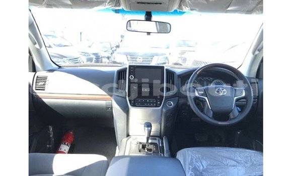 Acheter Import Voiture Toyota Land Cruiser Blanc à Import - Dubai, Ali Sabieh Region Acheter Import Voiture Toyota Land Cruiser Blanc à Import - Dubai, Ali Sabieh Region
