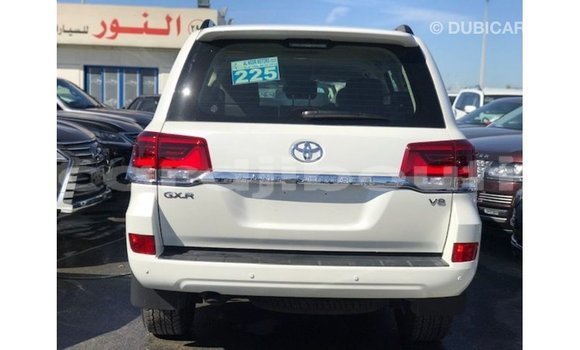 Acheter Import Voiture Toyota Land Cruiser Blanc à Import - Dubai, Ali Sabieh Region Acheter Import Voiture Toyota Land Cruiser Blanc à Import - Dubai, Ali Sabieh Region