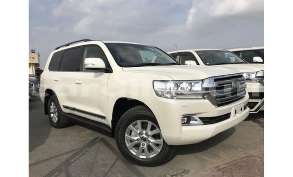 Acheter Import Voiture Toyota Land Cruiser Blanc à Import - Dubai, Ali Sabieh Region Acheter Import Voiture Toyota Land Cruiser Blanc à Import - Dubai, Ali Sabieh Region