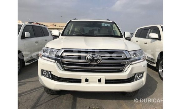 Acheter Import Voiture Toyota Land Cruiser Blanc à Import - Dubai, Ali Sabieh Region Acheter Import Voiture Toyota Land Cruiser Blanc à Import - Dubai, Ali Sabieh Region
