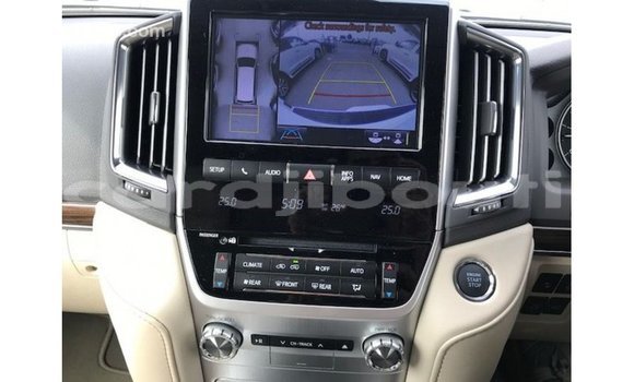 Acheter Import Voiture Toyota Land Cruiser Blanc à Import - Dubai, Ali Sabieh Region Acheter Import Voiture Toyota Land Cruiser Blanc à Import - Dubai, Ali Sabieh Region