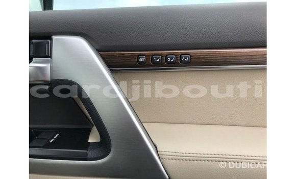 Acheter Import Voiture Toyota Land Cruiser Blanc à Import - Dubai, Ali Sabieh Region Acheter Import Voiture Toyota Land Cruiser Blanc à Import - Dubai, Ali Sabieh Region