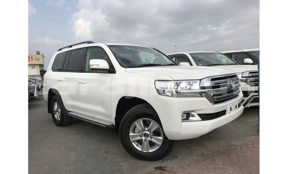 Acheter Import Voiture Toyota Land Cruiser Blanc à Import - Dubai, Ali Sabieh Region Acheter Import Voiture Toyota Land Cruiser Blanc à Import - Dubai, Ali Sabieh Region