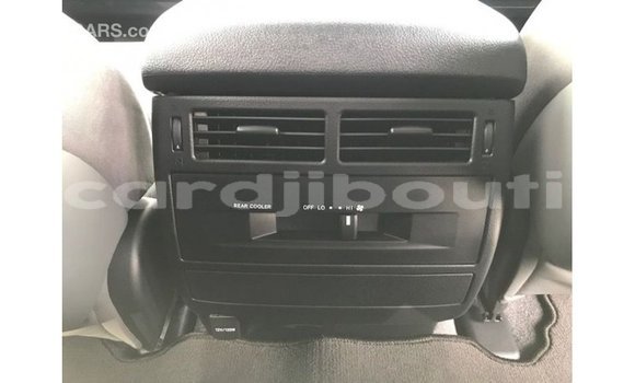 Acheter Import Voiture Toyota Land Cruiser Blanc à Import - Dubai, Ali Sabieh Region Acheter Import Voiture Toyota Land Cruiser Blanc à Import - Dubai, Ali Sabieh Region