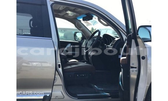 Acheter Import Voiture Toyota Land Cruiser Autre à Import - Dubai, Ali Sabieh Region Acheter Import Voiture Toyota Land Cruiser Autre à Import - Dubai, Ali Sabieh Region