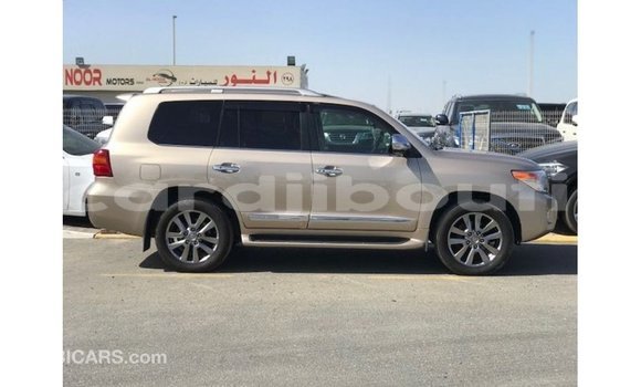Acheter Import Voiture Toyota Land Cruiser Autre à Import - Dubai, Ali Sabieh Region Acheter Import Voiture Toyota Land Cruiser Autre à Import - Dubai, Ali Sabieh Region