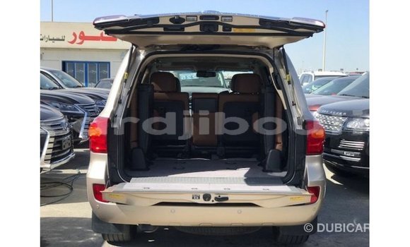 Acheter Import Voiture Toyota Land Cruiser Autre à Import - Dubai, Ali Sabieh Region Acheter Import Voiture Toyota Land Cruiser Autre à Import - Dubai, Ali Sabieh Region