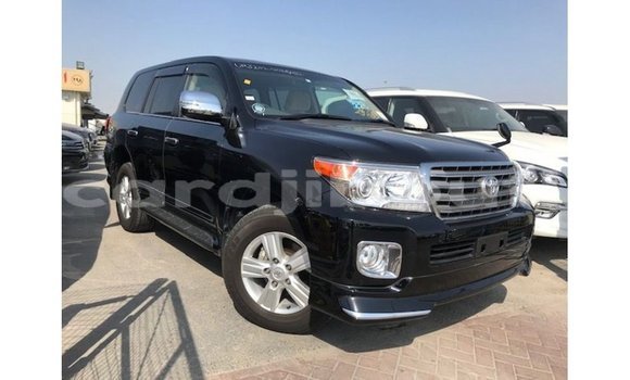 Acheter Import Voiture Toyota Land Cruiser Noir à Import - Dubai, Ali Sabieh Region Acheter Import Voiture Toyota Land Cruiser Noir à Import - Dubai, Ali Sabieh Region