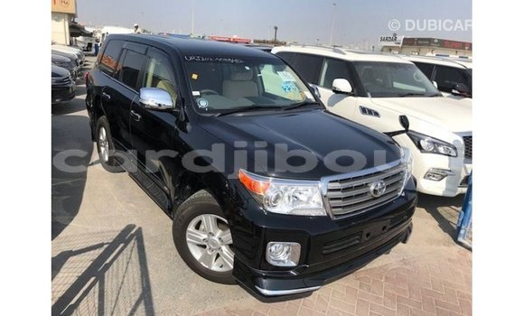 Acheter Import Voiture Toyota Land Cruiser Noir à Import - Dubai, Ali Sabieh Region Acheter Import Voiture Toyota Land Cruiser Noir à Import - Dubai, Ali Sabieh Region