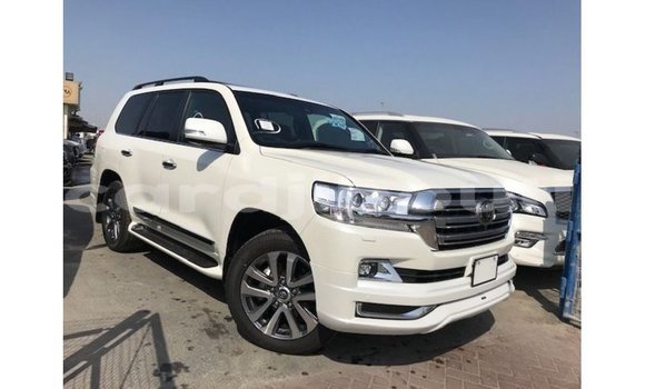 Acheter Import Voiture Toyota Land Cruiser Blanc à Import - Dubai, Ali Sabieh Region Acheter Import Voiture Toyota Land Cruiser Blanc à Import - Dubai, Ali Sabieh Region