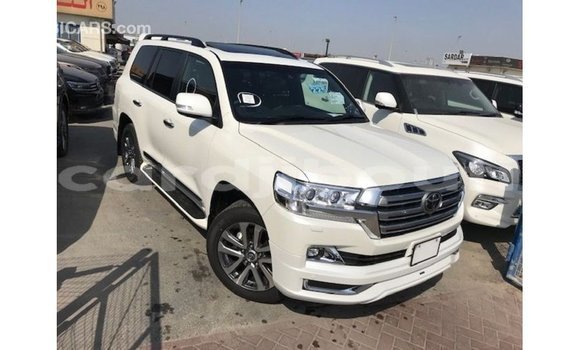 Acheter Import Voiture Toyota Land Cruiser Blanc à Import - Dubai, Ali Sabieh Region Acheter Import Voiture Toyota Land Cruiser Blanc à Import - Dubai, Ali Sabieh Region