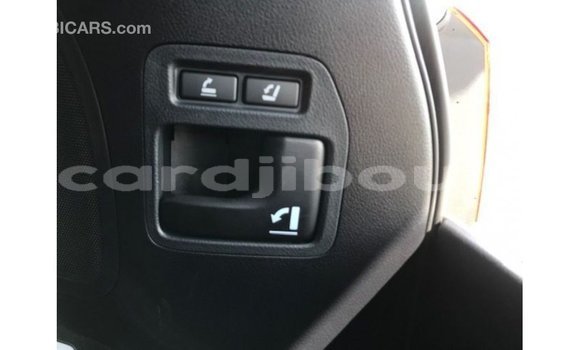 Acheter Import Voiture Toyota Land Cruiser Blanc à Import - Dubai, Ali Sabieh Region Acheter Import Voiture Toyota Land Cruiser Blanc à Import - Dubai, Ali Sabieh Region