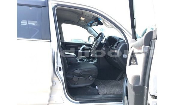 Acheter Import Voiture Toyota Land Cruiser Autre à Import - Dubai, Ali Sabieh Region Acheter Import Voiture Toyota Land Cruiser Autre à Import - Dubai, Ali Sabieh Region