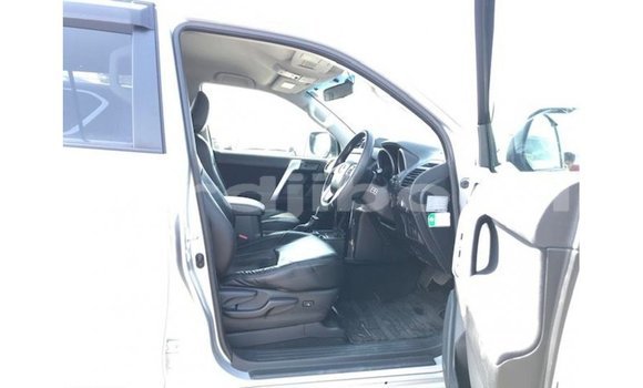 Acheter Import Voiture Toyota Prado Autre à Import - Dubai, Ali Sabieh Region Acheter Import Voiture Toyota Prado Autre à Import - Dubai, Ali Sabieh Region