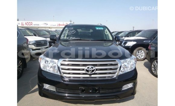 Acheter Import Voiture Toyota Land Cruiser Noir à Import - Dubai, Ali Sabieh Region Acheter Import Voiture Toyota Land Cruiser Noir à Import - Dubai, Ali Sabieh Region