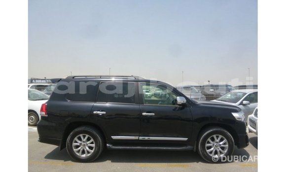Acheter Import Voiture Toyota Land Cruiser Noir à Import - Dubai, Ali Sabieh Region Acheter Import Voiture Toyota Land Cruiser Noir à Import - Dubai, Ali Sabieh Region