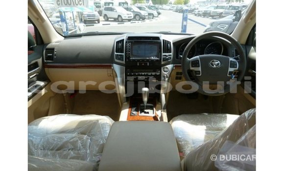 Acheter Import Voiture Toyota Land Cruiser Blanc à Import - Dubai, Ali Sabieh Region Acheter Import Voiture Toyota Land Cruiser Blanc à Import - Dubai, Ali Sabieh Region