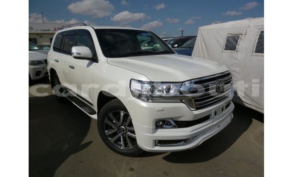 Acheter Import Voiture Toyota Land Cruiser Blanc à Import - Dubai, Ali Sabieh Region Acheter Import Voiture Toyota Land Cruiser Blanc à Import - Dubai, Ali Sabieh Region