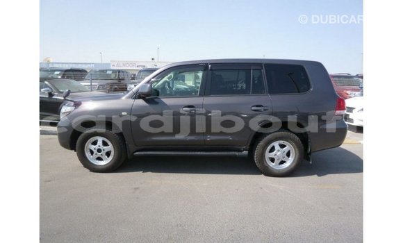 Acheter Import Voiture Toyota Land Cruiser Autre à Import - Dubai, Ali Sabieh Region Acheter Import Voiture Toyota Land Cruiser Autre à Import - Dubai, Ali Sabieh Region