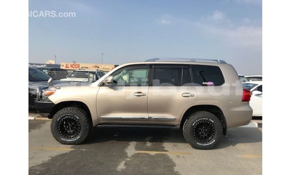 Acheter Import Voiture Toyota Land Cruiser Autre à Import - Dubai, Ali Sabieh Region Acheter Import Voiture Toyota Land Cruiser Autre à Import - Dubai, Ali Sabieh Region