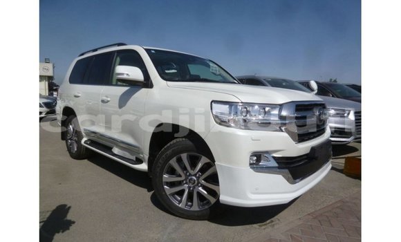 Acheter Import Voiture Toyota Land Cruiser Blanc à Import - Dubai, Ali Sabieh Region Acheter Import Voiture Toyota Land Cruiser Blanc à Import - Dubai, Ali Sabieh Region