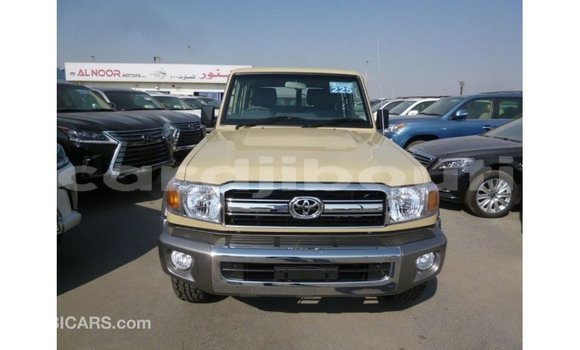 Acheter Import Voiture Toyota Land Cruiser Beige à Import - Dubai, Ali Sabieh Region Acheter Import Voiture Toyota Land Cruiser Beige à Import - Dubai, Ali Sabieh Region