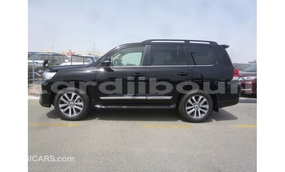 Acheter Import Voiture Toyota Land Cruiser Noir à Import - Dubai, Ali Sabieh Region Acheter Import Voiture Toyota Land Cruiser Noir à Import - Dubai, Ali Sabieh Region