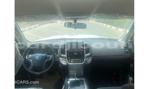 Acheter Import Voiture Toyota Land Cruiser Autre à Import - Dubai, Ali Sabieh Region Acheter Import Voiture Toyota Land Cruiser Autre à Import - Dubai, Ali Sabieh Region
