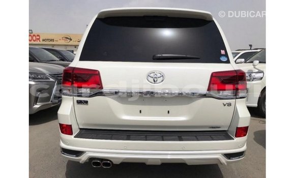 Acheter Import Voiture Toyota Land Cruiser Blanc à Import - Dubai, Ali Sabieh Region Acheter Import Voiture Toyota Land Cruiser Blanc à Import - Dubai, Ali Sabieh Region