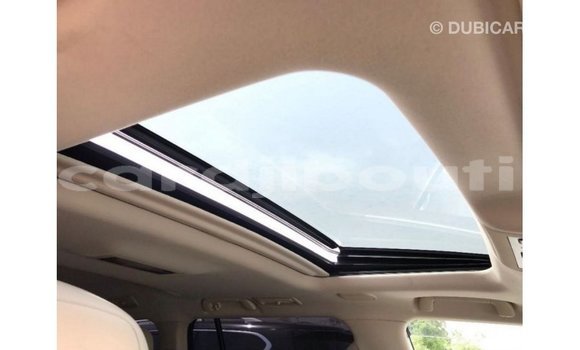 Acheter Import Voiture Toyota Land Cruiser Blanc à Import - Dubai, Ali Sabieh Region Acheter Import Voiture Toyota Land Cruiser Blanc à Import - Dubai, Ali Sabieh Region