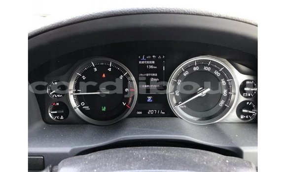 Acheter Import Voiture Toyota Land Cruiser Blanc à Import - Dubai, Ali Sabieh Region Acheter Import Voiture Toyota Land Cruiser Blanc à Import - Dubai, Ali Sabieh Region