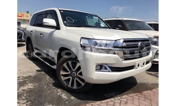 Acheter Import Voiture Toyota Land Cruiser Blanc à Import - Dubai, Ali Sabieh Region Acheter Import Voiture Toyota Land Cruiser Blanc à Import - Dubai, Ali Sabieh Region