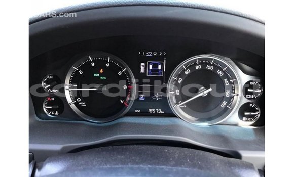 Acheter Import Voiture Toyota Land Cruiser Blanc à Import - Dubai, Ali Sabieh Region Acheter Import Voiture Toyota Land Cruiser Blanc à Import - Dubai, Ali Sabieh Region