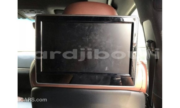 Acheter Import Voiture Toyota Land Cruiser Blanc à Import - Dubai, Ali Sabieh Region Acheter Import Voiture Toyota Land Cruiser Blanc à Import - Dubai, Ali Sabieh Region