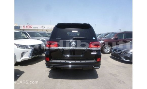 Acheter Import Voiture Toyota Land Cruiser Noir à Import - Dubai, Ali Sabieh Region Acheter Import Voiture Toyota Land Cruiser Noir à Import - Dubai, Ali Sabieh Region