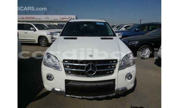 Acheter Import Voiture Mercedes-Benz 190 Blanc à Import - Dubai, Ali Sabieh Region Acheter Import Voiture Mercedes-Benz 190 Blanc à Import - Dubai, Ali Sabieh Region