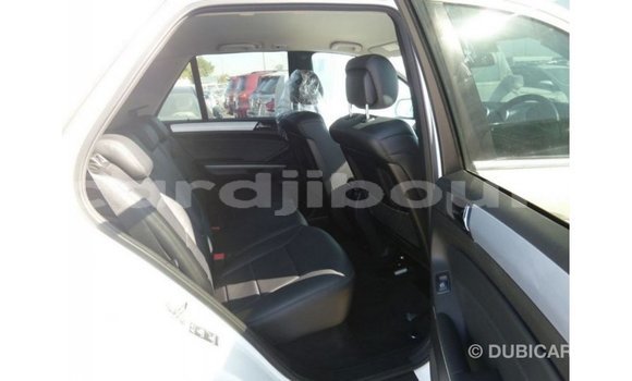 Acheter Import Voiture Mercedes-Benz 190 Blanc à Import - Dubai, Ali Sabieh Region Acheter Import Voiture Mercedes-Benz 190 Blanc à Import - Dubai, Ali Sabieh Region